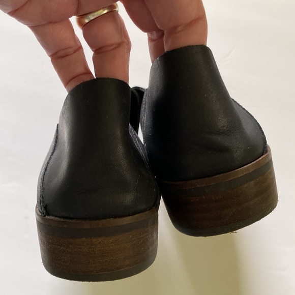 LUCKY BRAND navy leather loafer - Picture 7 of 8